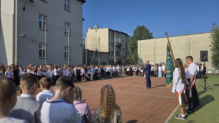 UROCZYSTE ROZPOCZĘCIE ROKU SZKOLNEGO 2025/2026