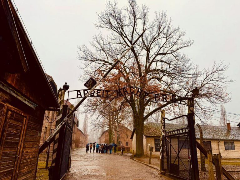 WYCIECZKA DO MUZEUM AUSCHWITZ-BIRKENAU