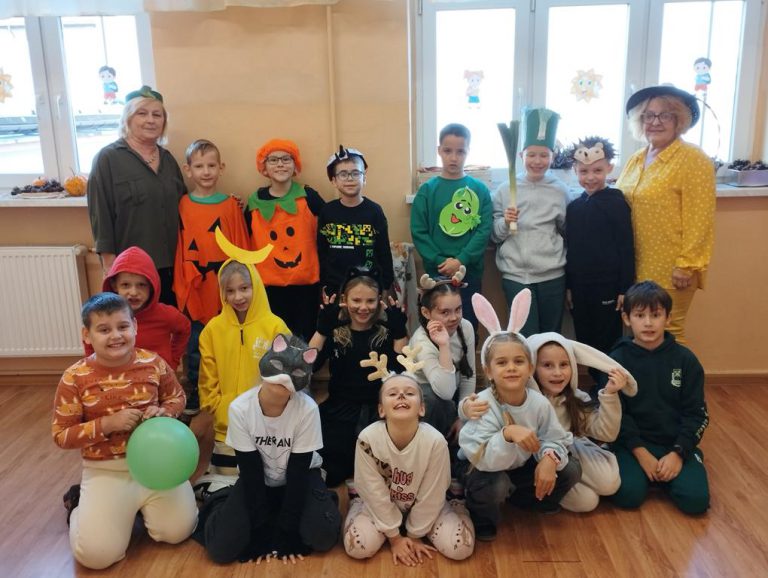 BAL KLASY 2B POD HASŁEM „W LESIE I OGRODZIE”